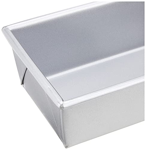 Chicago Metallic Commercial II 1-Pound Loaf Pan, Heavy-Weight Aluminized Steel, Professional Bread Baking Pan with Wire Reinforcement