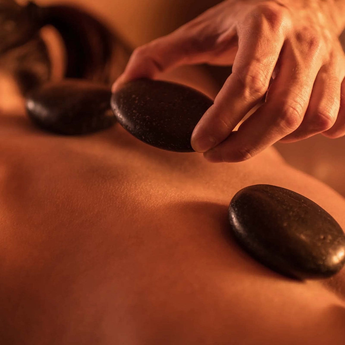 SOUJAP 22 Pack 3.15 Inch Basalt Massage Stones, Large Massage Hot Round Stones, Black Essential Basalt Rocks for Relaxation, Home Spa