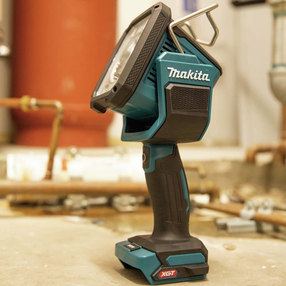 Makita ML007G Flashlight, 40VMax, Battery and Charger Sold Separately, Blue