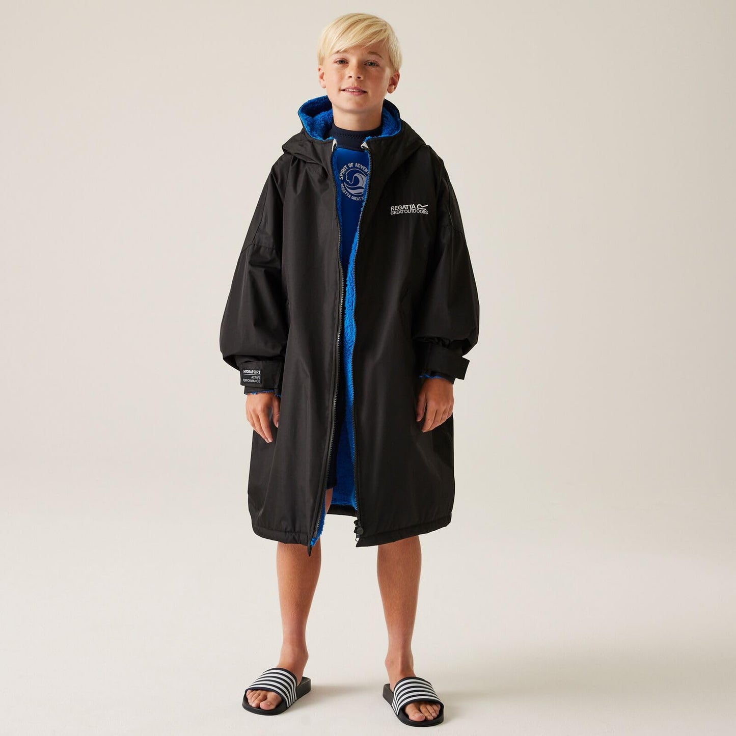 Regatta Kids Junior Waterproof Changing Robe, Borg Lined Changing Robe with Hood - Perfect for Outdoor Water Activities