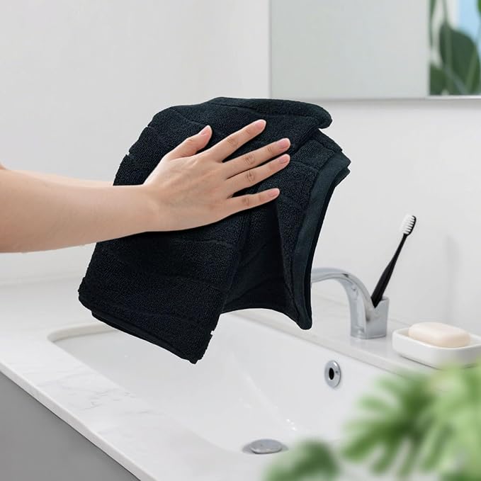 Hand Towels with Wavy Jacquard