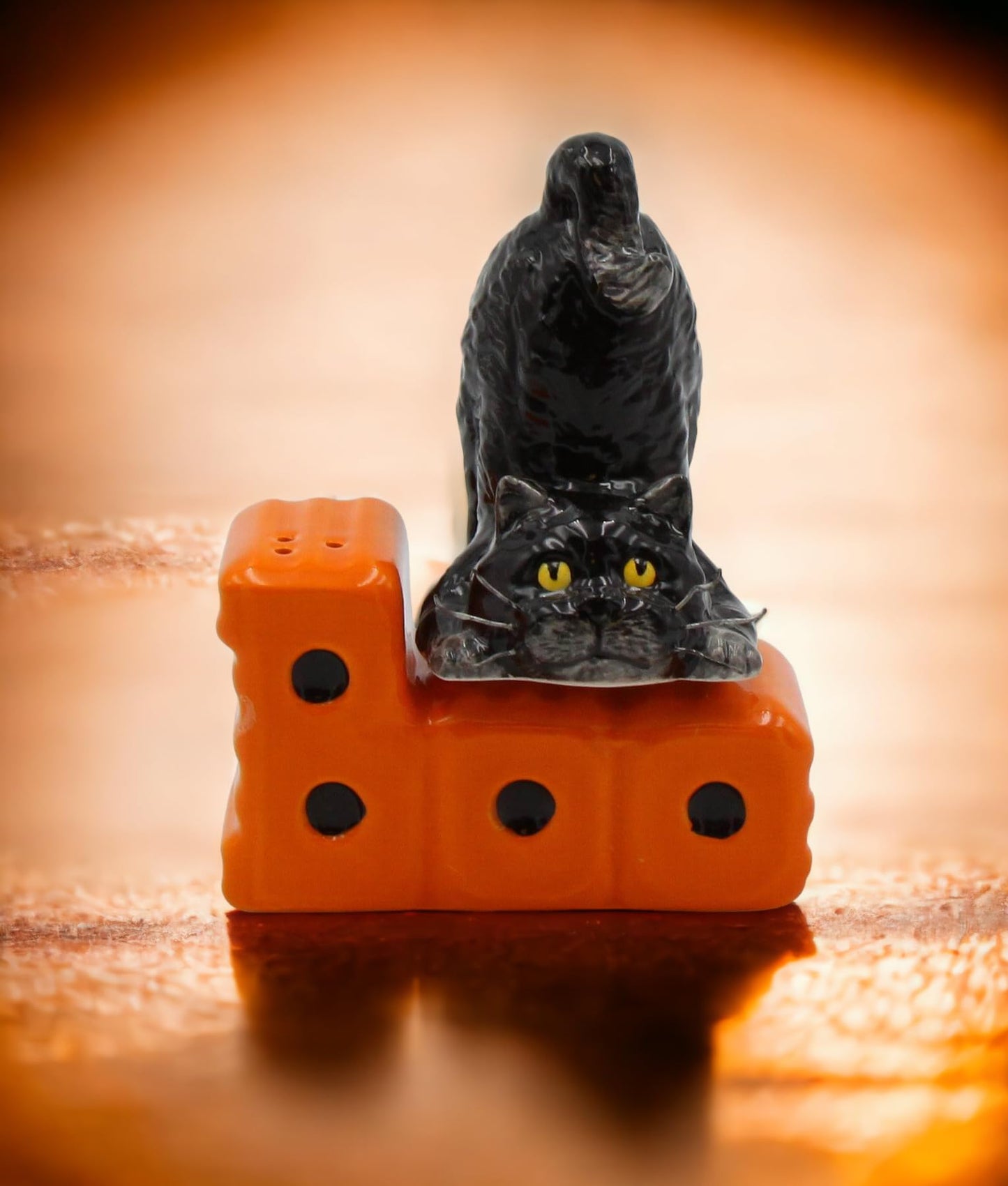 Fine Ceramic Black Cat on Boo Salt & Pepper Shakers Set, 4-1/2" H