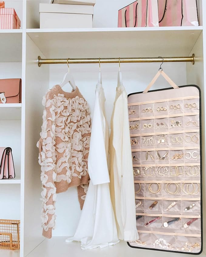 BAGSMART Hanging Jewelry Organizer Storage Roll