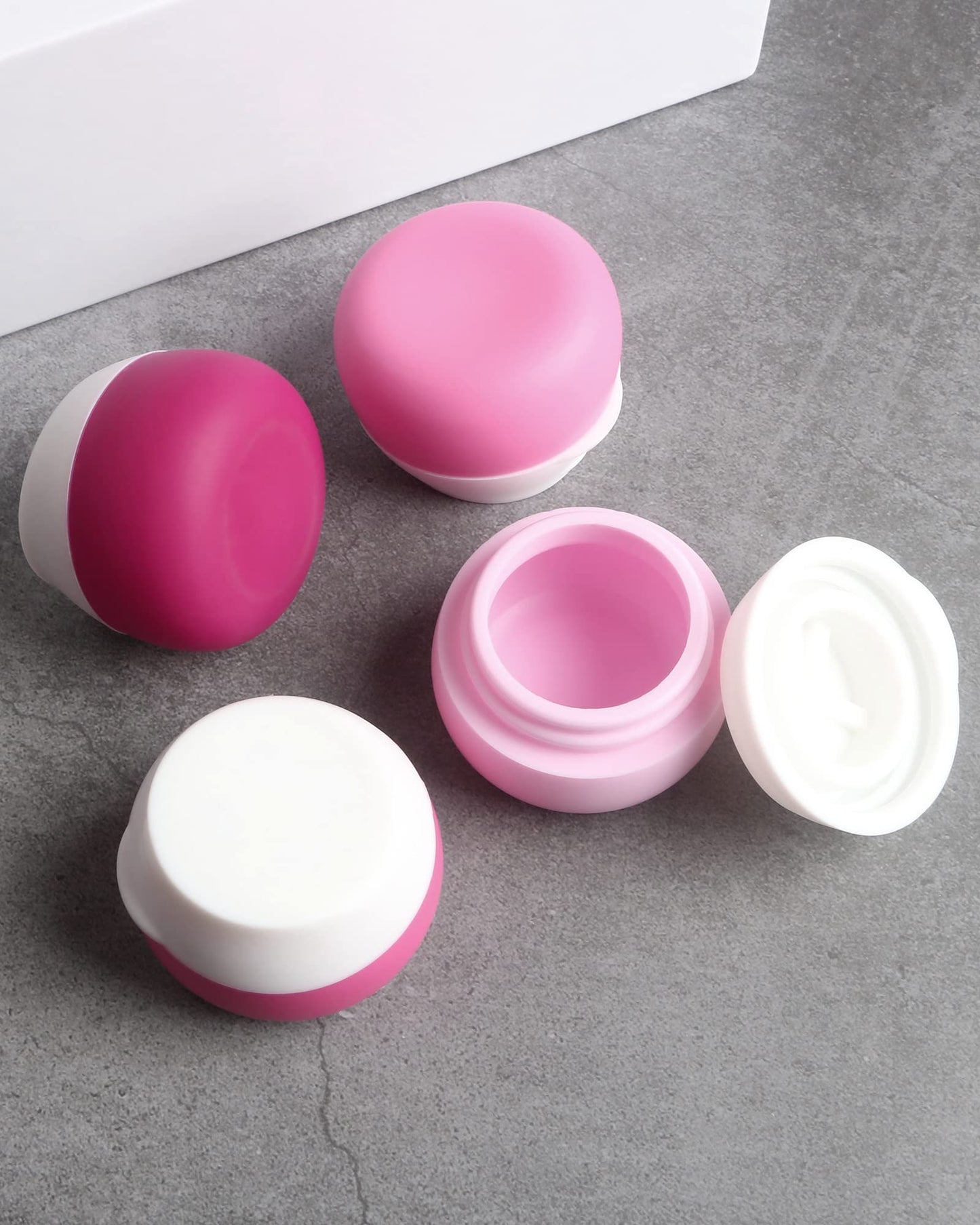 Gemice Silicone Cream Jars, TSA Approved Travel Size Containers - Leak-proof Travel Accessories with Lid for Cosmetic Makeup Face Body Hand Cream (4 Pieces)