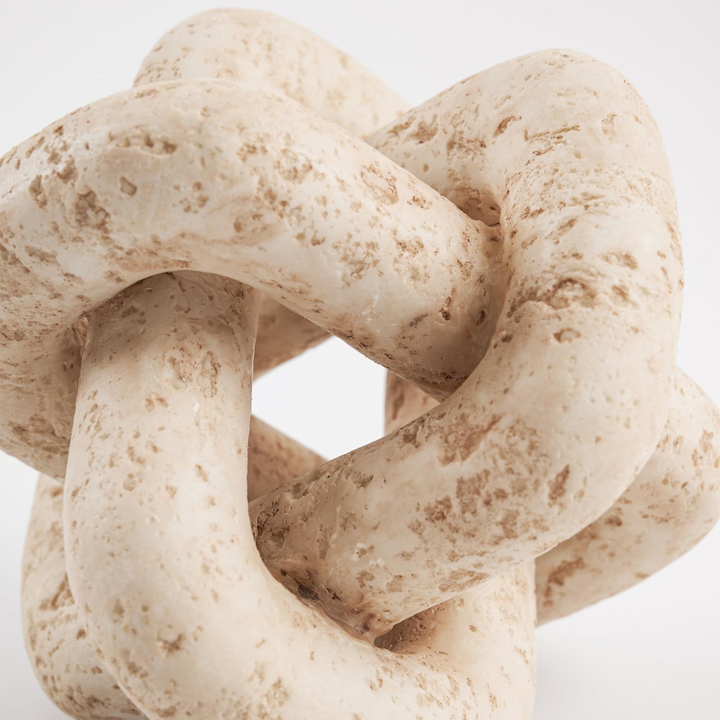 DN DECONATION 3 Link Knot Decor, Beige Travertine Coffee Table Decoration, Boho Resin Chain Link Decor, Modern Shelf Entryway Objects for Home Living Room Farmhouse Bedroom Inspired Aesthetic Art