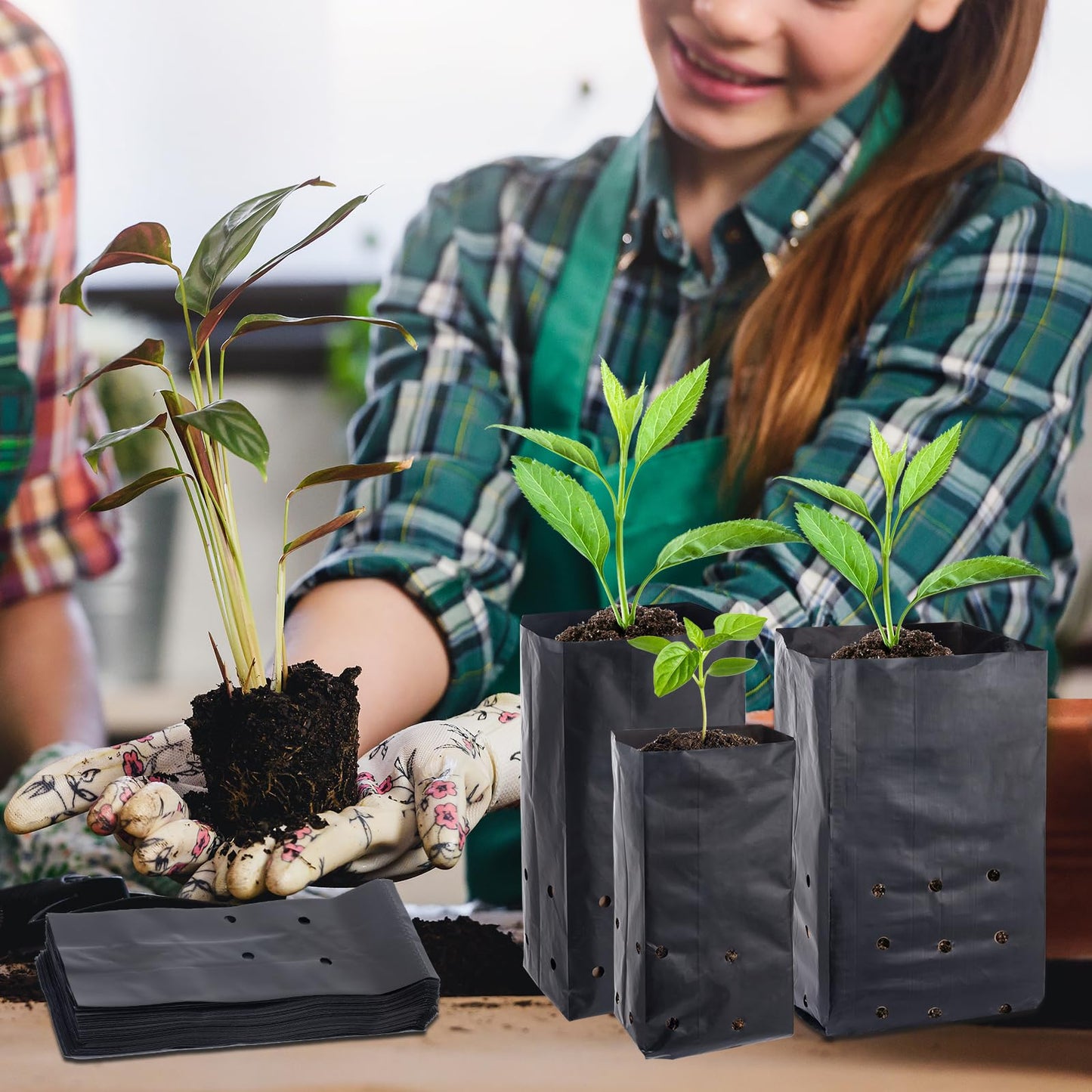 100 Pcs Nursery Growing Bags Seedling Starter Bags with 30 Plant Labels & 2 Mini Watering Sprinklers Plant Grow Bags Plants Pots Plastic Pouches for Garden Trees,Flowers, Vegetable(9.2x4.9x3.5 Inch)