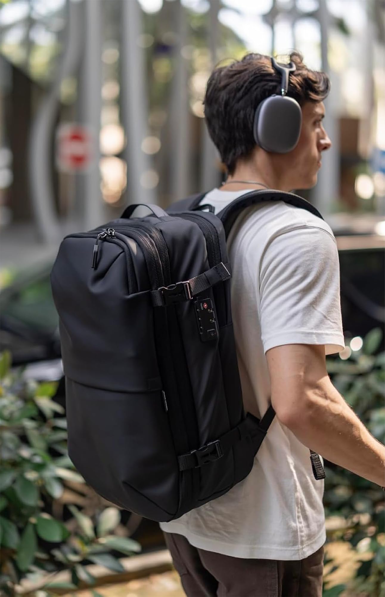 Vortex Vacuum Seal Travel Backpack 60L Exapandable Air Compression System Water Resistant TSA Lock Carry-On Suitcase Luggage Black AERO - Vacuum Pump Included