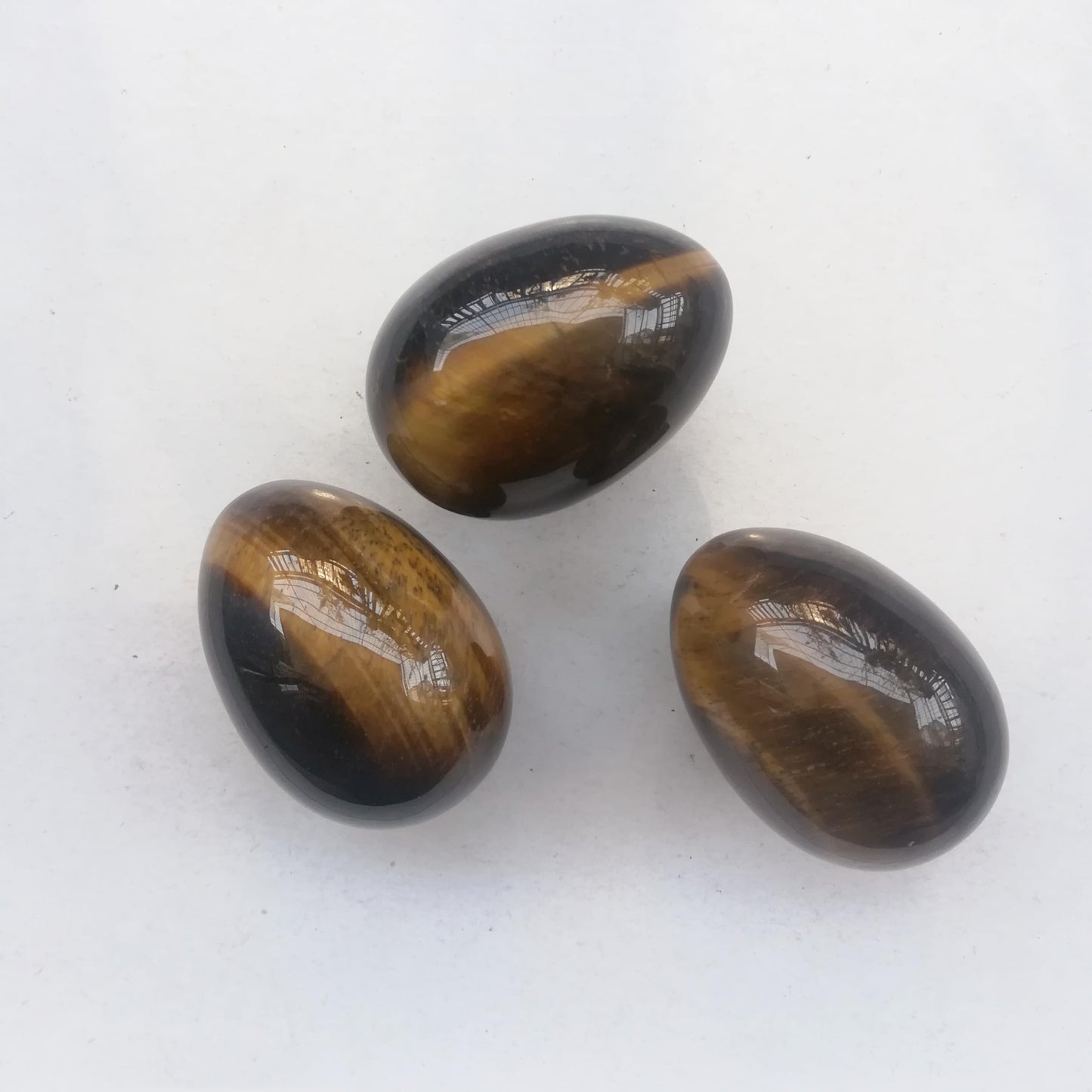 Sunshcat Natural Tiger's Eye Egg Shaped Meditation Chakra and Home Decor Balance Crystals and Healing Stones Statue Set,35 * 50mm Easter and Thanksgiving Gift,with Wooden Bracket