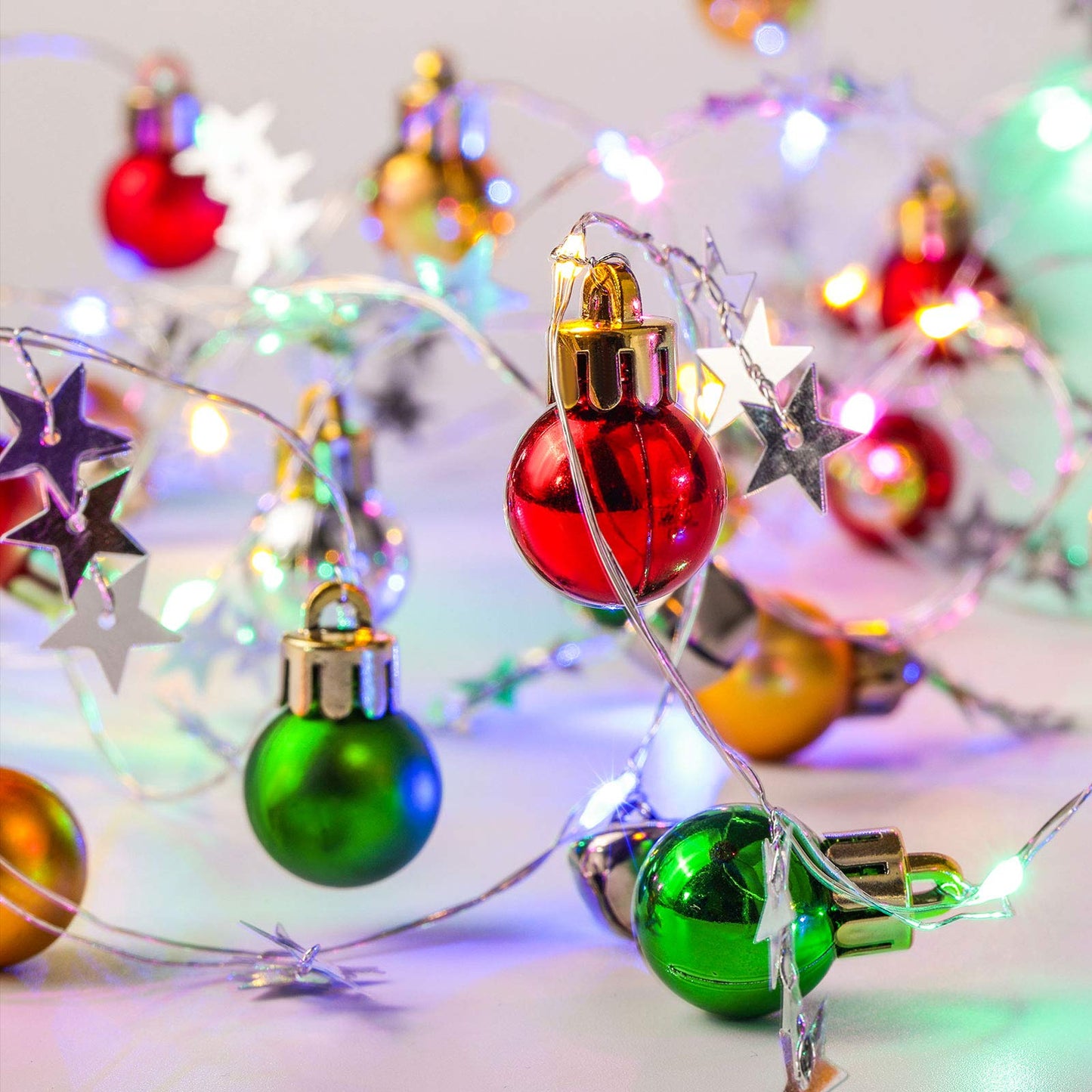 Mudder Fairy Light Snow Globe Christmas Lights 13 Ft 40 LED String Light Battery Operated Decoration Lights for Christmas Party Bedroom Indoor Outdoor Decoration Red Green Warm(Gold, Green, Red)