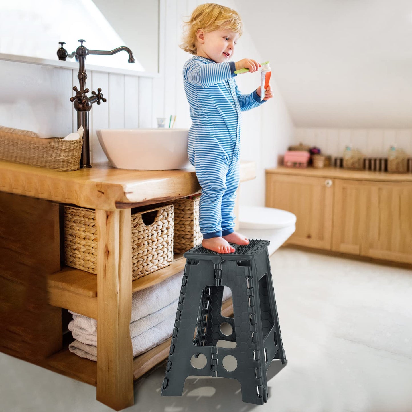 Rainberg 18 Inch Heavy Duty Folding Step Stool, Non-Slip Foldable Footstool for Toddlers, Folds Flat with Carry Handle, Space Saving Folding Stool Easy Carry Foldable stepping Stool for Indoor/Outdoor
