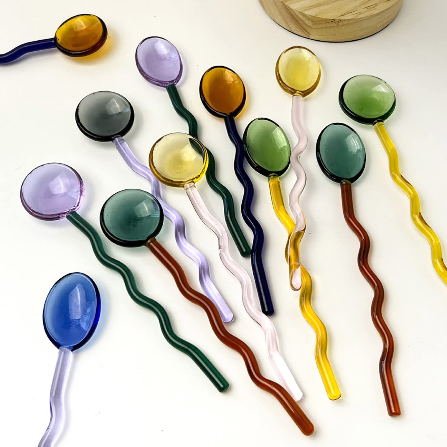 TMXAOK 7 Pieces Clear Glass Stirring Spoons Transparent Crystal Teaspoons Milk Cocktail Cold Drinks Mixing Spoon Swizzle Sticks Stirrers Salt Sugar Scoop with Curved Handle for Bar Banquet Party, A