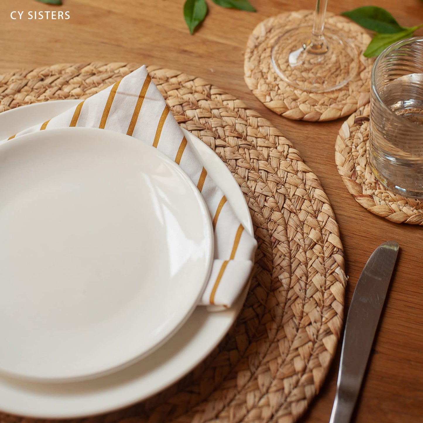 CY SISTERS Woven Placemats Round Placemats Set of 6, 13.5 Inch Wicker Placemat Circle Rattan Placemats Farmhouse Boho Braided Natural Water Hyacinth Place Mats for Indoor & Outdoor Table Decor