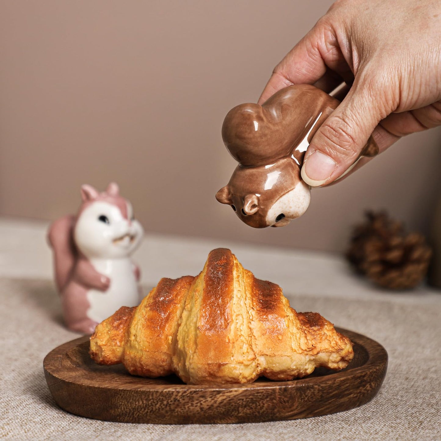 Bicuzat Ceramic Squirrels Salt Pepper Shakers Set, 2 PCS Set of Animal Salt and Pepper Shakers, Brown and Pink