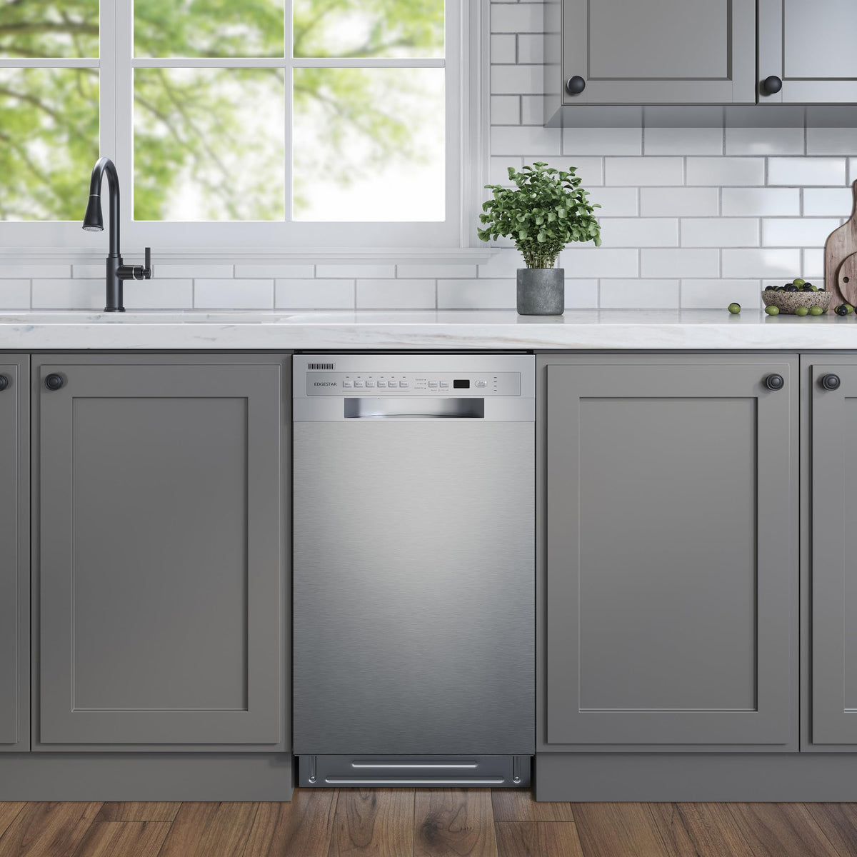 EdgeStar BIDW1802BL 18 Inch Wide 8 Place Setting Built-In Dishwasher