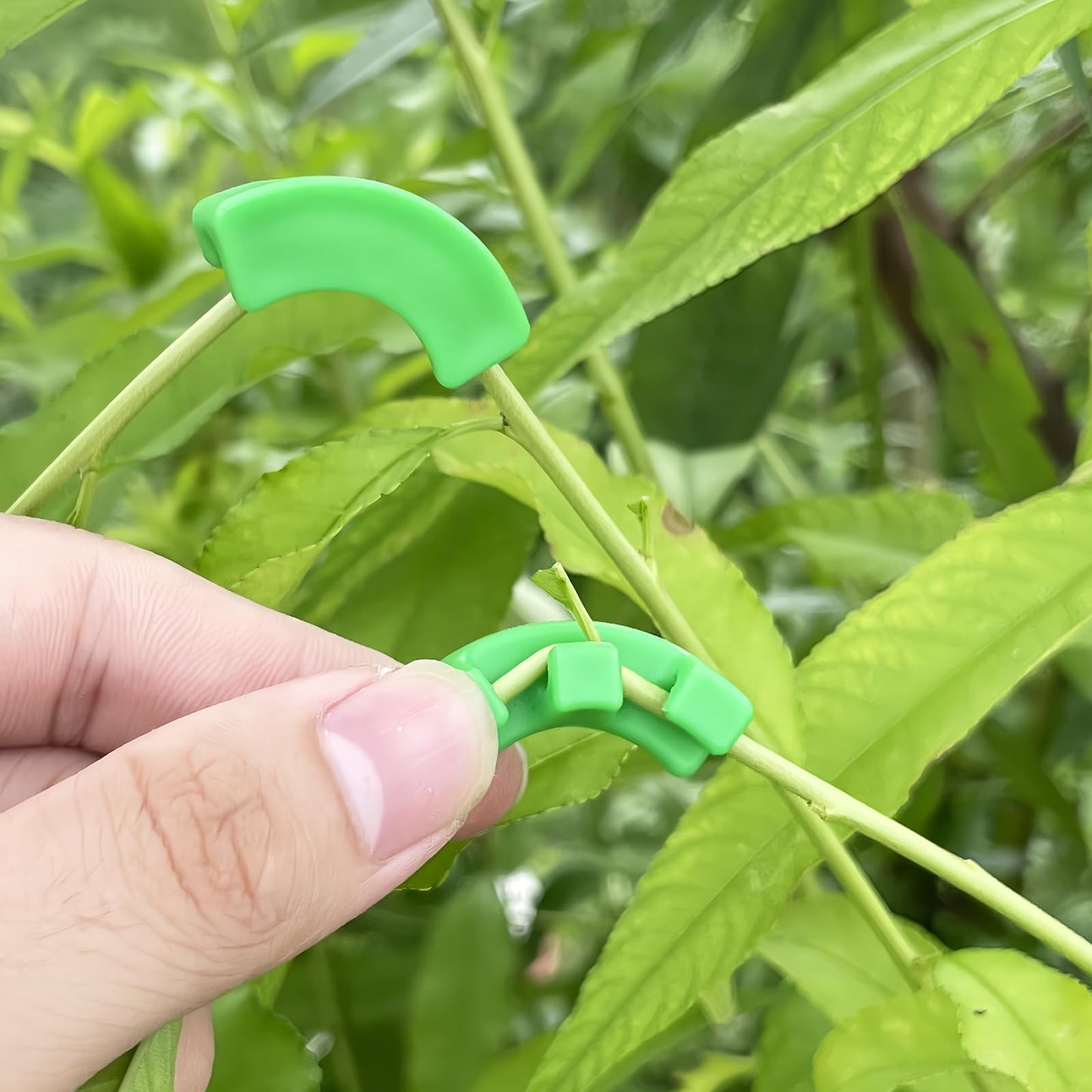 120Pcs Plant Training Clips, Lst Clips for Low Stress Training Plant Stem Support, 90 Degree Angle Plant Clips, Plant Climbing Wall Clips for Plant Gardening Trellis Growth