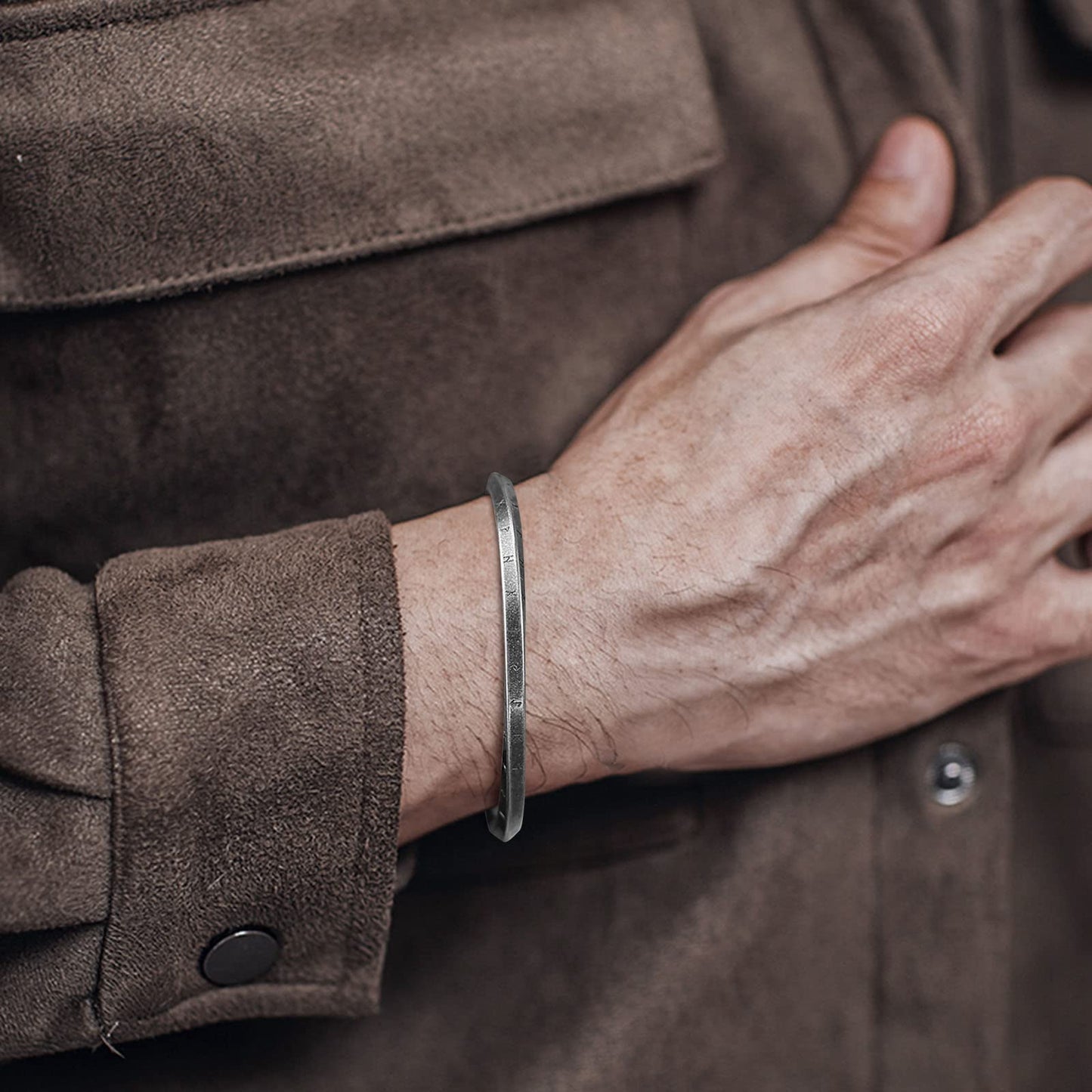 VNOX Viking Bracelet for Men | Mens Stainless Steel Cuff Bracelet for Men Women | Mobius Twist Nordic 24 Alphabet Runes Valknut Bangle | Viking Jewelry Gifts for Men Women