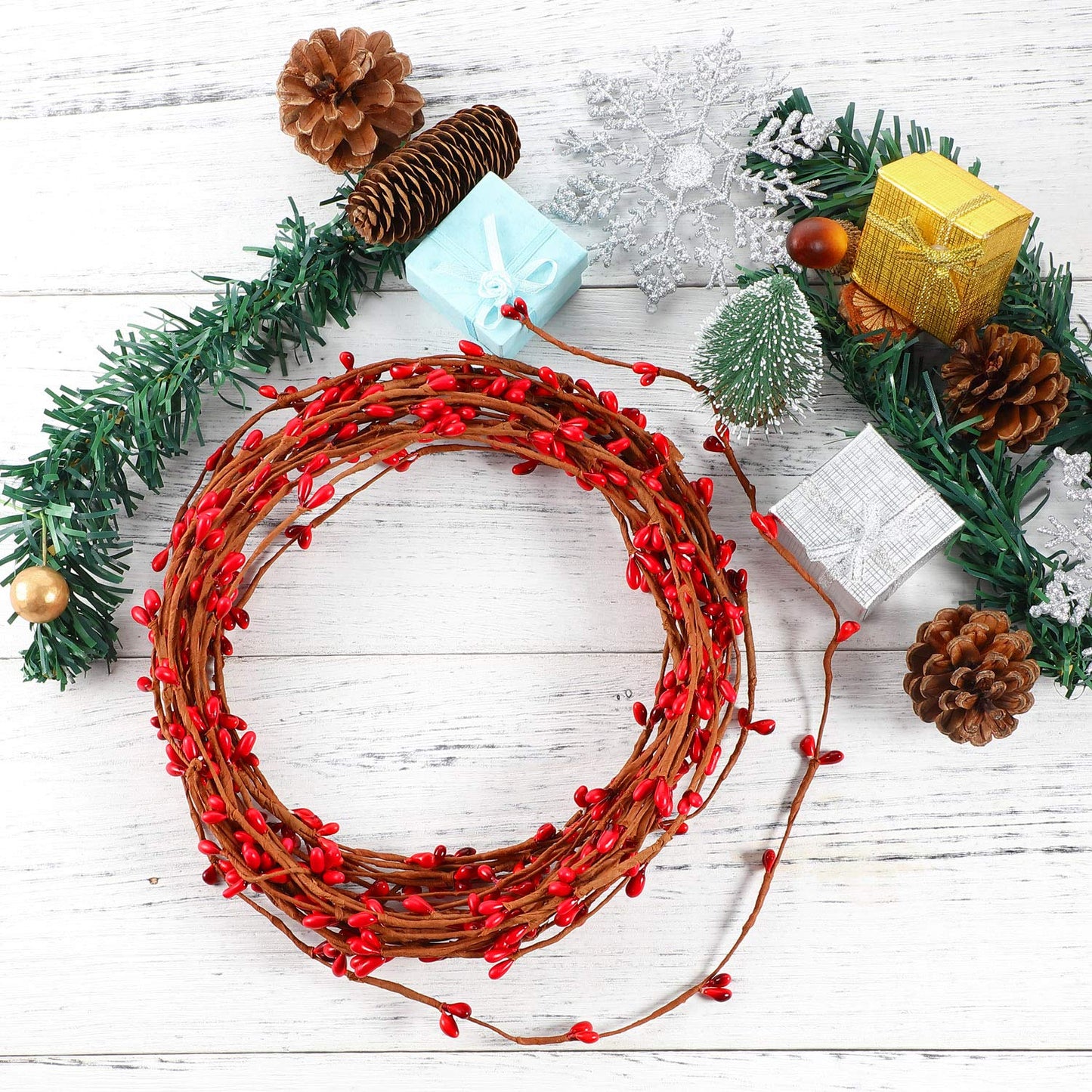 Gejoy 2 Rolls 40 Feet Double Pip Berry Garland Floral Craft Country Pip Berry Garland Floral Craft Decor, Artificial Christmas Decoration (Red)