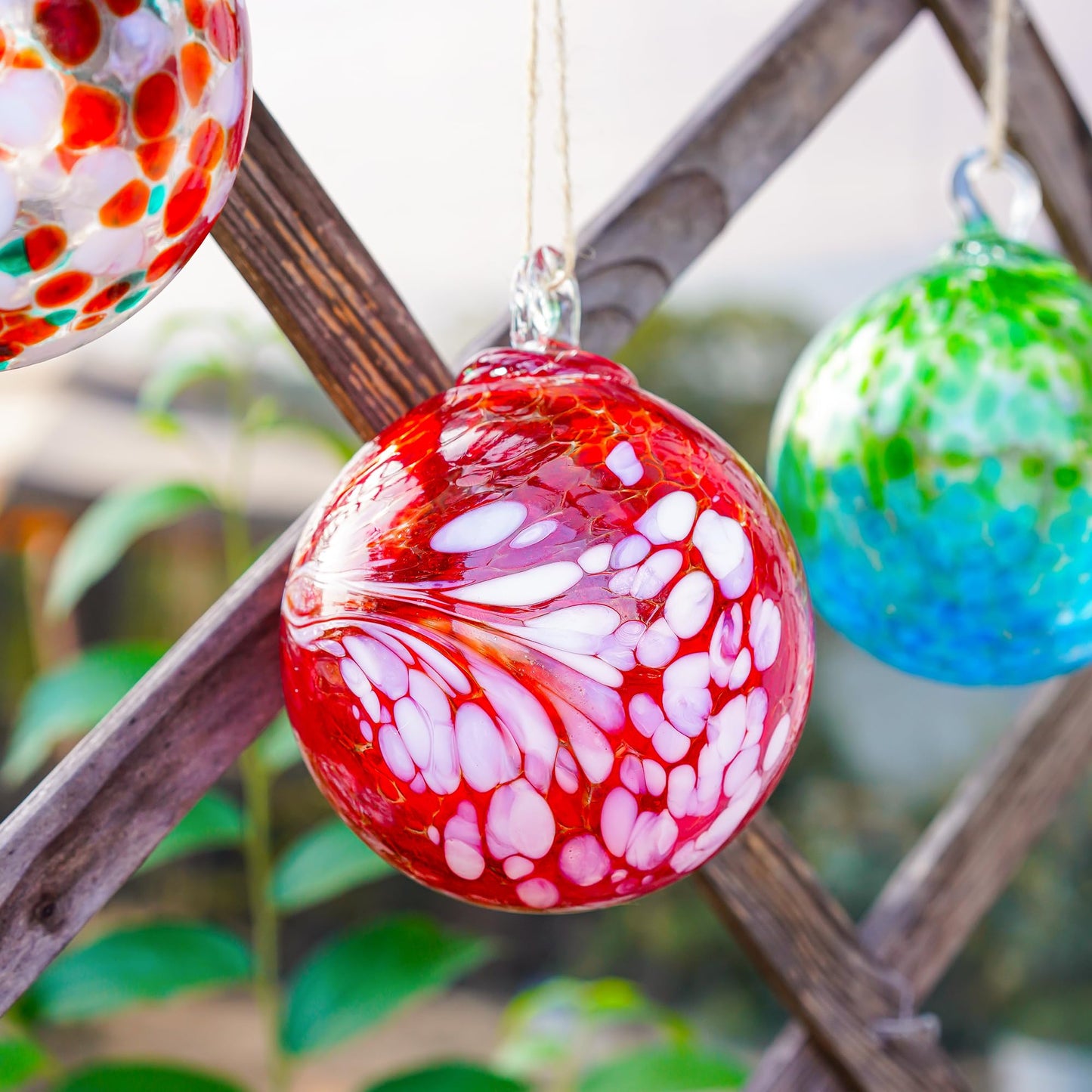 4 Inch Hand Blown Glass Gazing Ball Witches Ball Ornament for Garden Decor