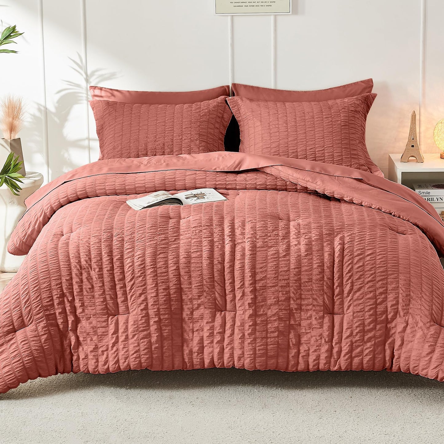 HYMOKEGE Coral Twin Comforter Set Seersucker 5 Pieces, All Season Luxury Bed in a Bag for Bedroom, Bedding Set with Comforter, Sheets, Pillowcase & Sham