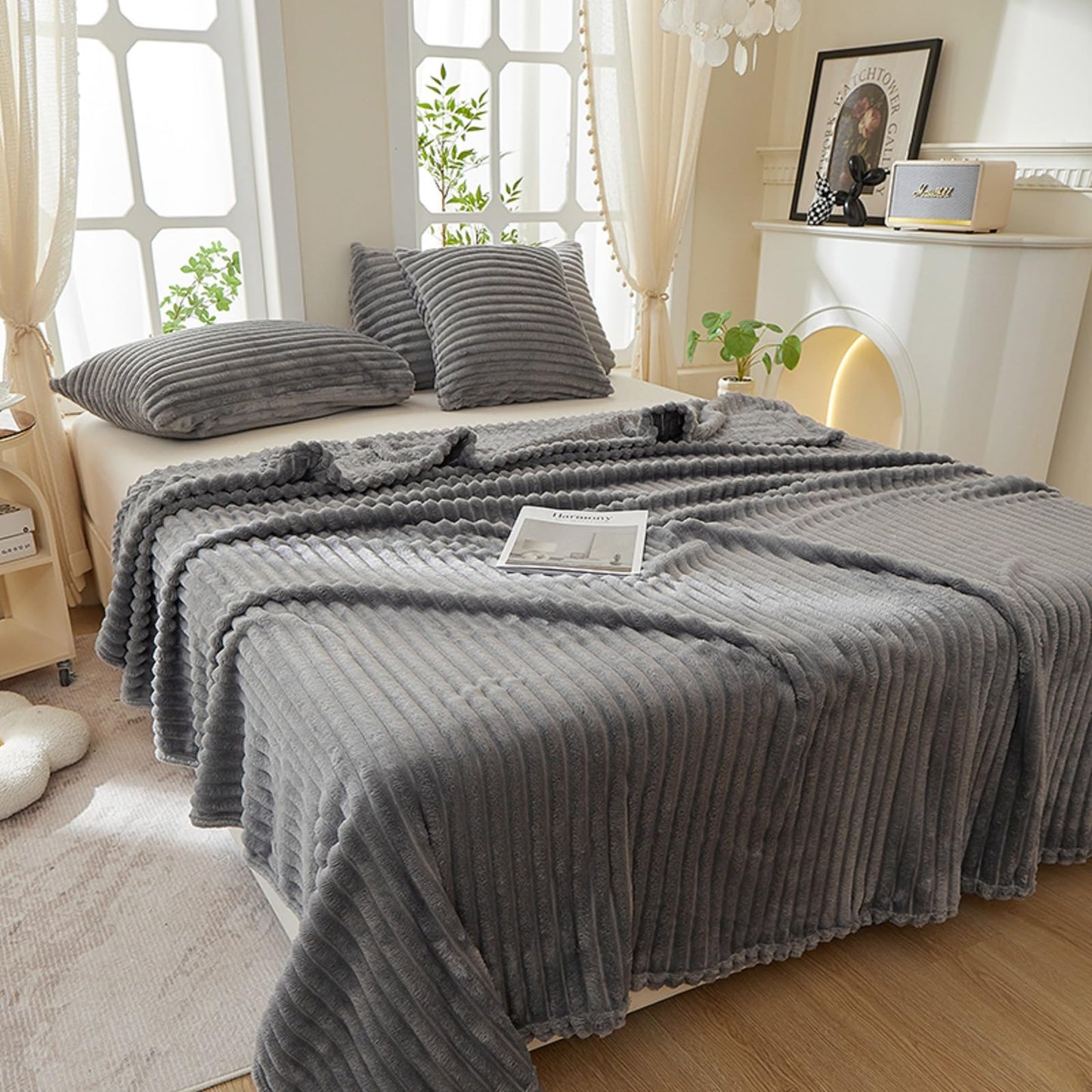 Plush 3D Stripe Fleece Throw Blanket for Couch, Ultra Soft & Warm All-Season Comfort, Lightweight Cozy Throws for Sofa Bed Dorm, for Women Girls (Light Gray, Full/Queen(80 * 90in))