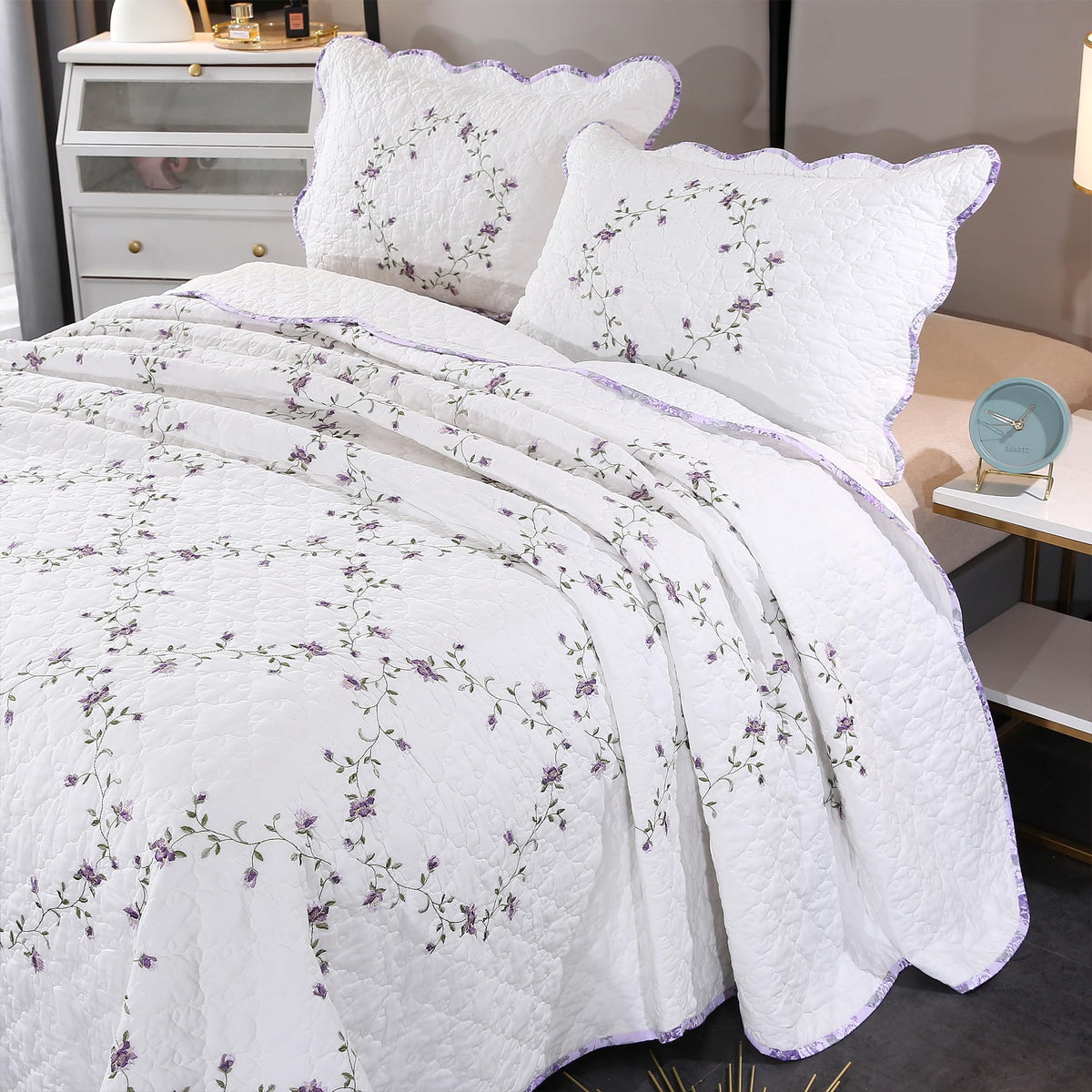 Quilt Set Purple Floral 3D Embroidery Pattern 3 PCS 100% Cotton Reversible Quilted Embroidered Decorative Bedspreads Coverlet Set, Lightweight &Soft Queen Size White Bedding Coverlet for All Season