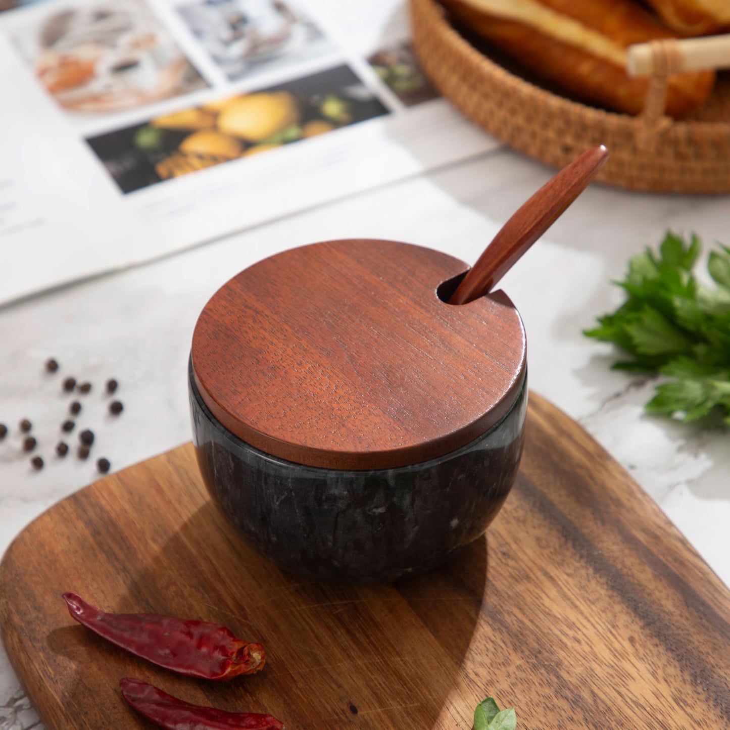 NHKRTE 18-Ounce Marble Spice Jar with Lid and Spoon, black