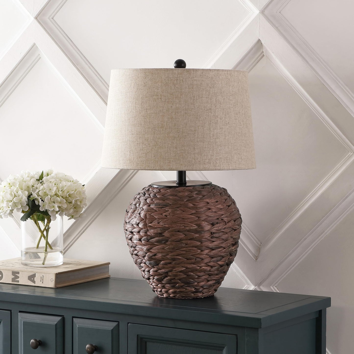 JONATHAN Y 24.5" Dark Brown Water Hyacinth Farmhouse Basket Table Lamp, Coastal Decor for Living Room Bedroom Nightstand, Light Gray Linen Shade, LED Bulb Included (JYL6501B)