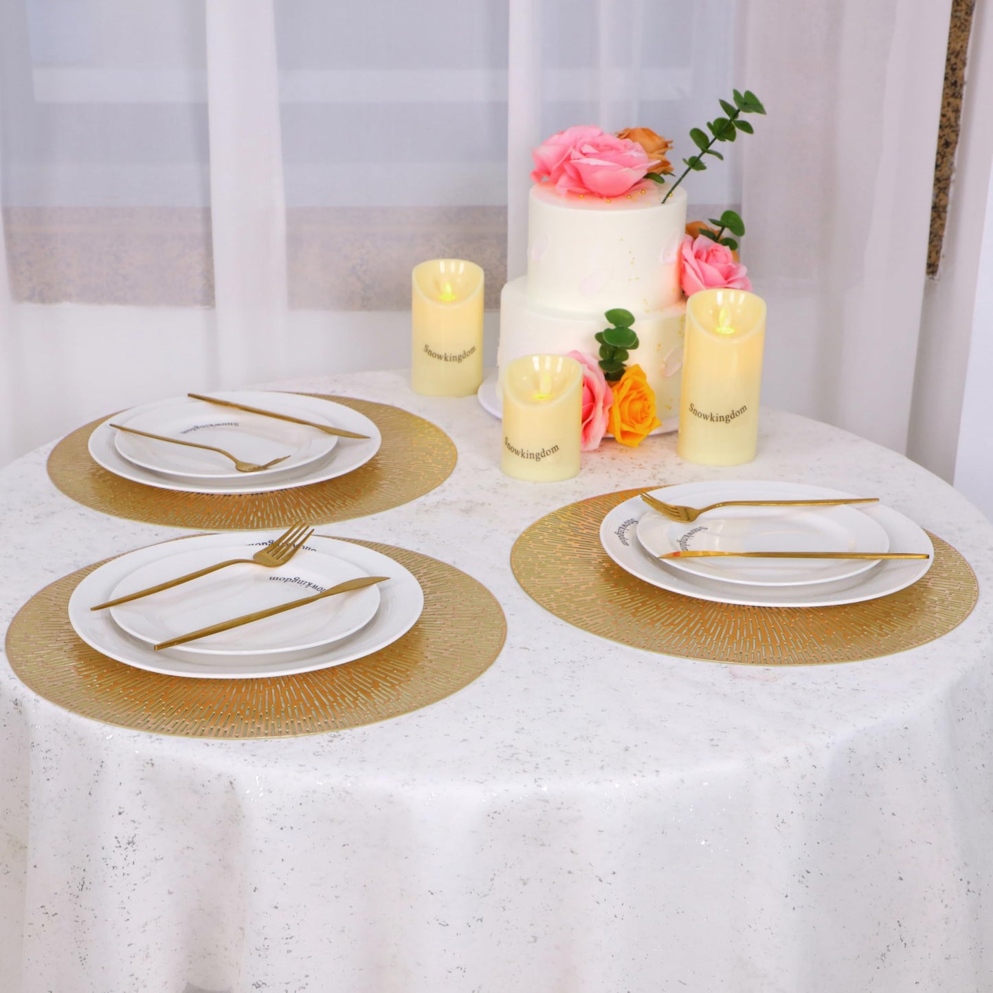 Snowkingdom Gold Round Placemats Set of 4, Golden Vinyl Metallic Hollow 15 Inch Place mats, Washable Easy Clean Wipeable Non Slip Stain Heat Resistant Dining Table Mats for Wedding Party Decoration