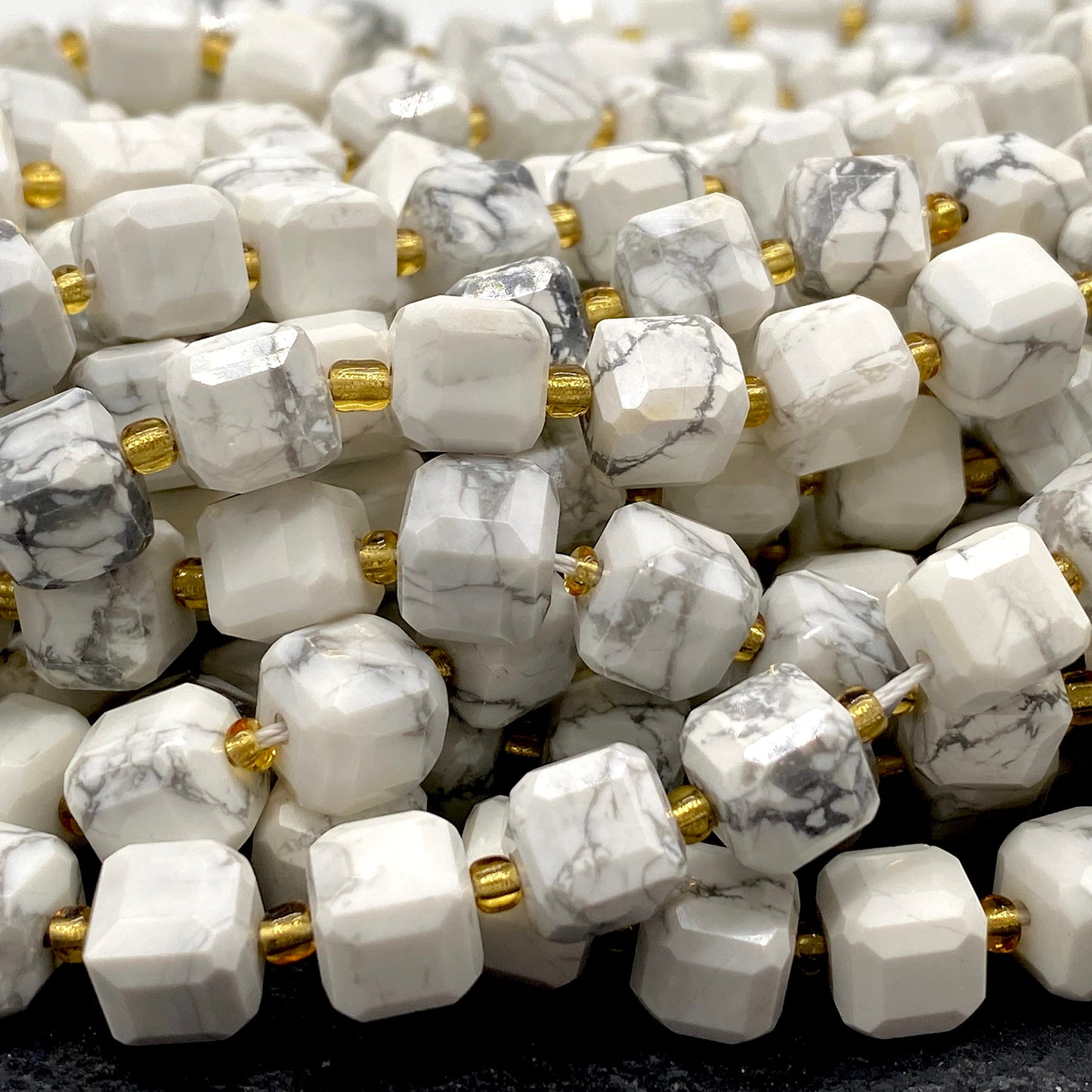 ABCGEMS California White Howlite Beads (A Revolutionary Cutting Technique Brings a More Dynamic Look to a Traditional Cube) Crystal Chakra Stone Diamond-Cut 3D Magical-Cube 8mm