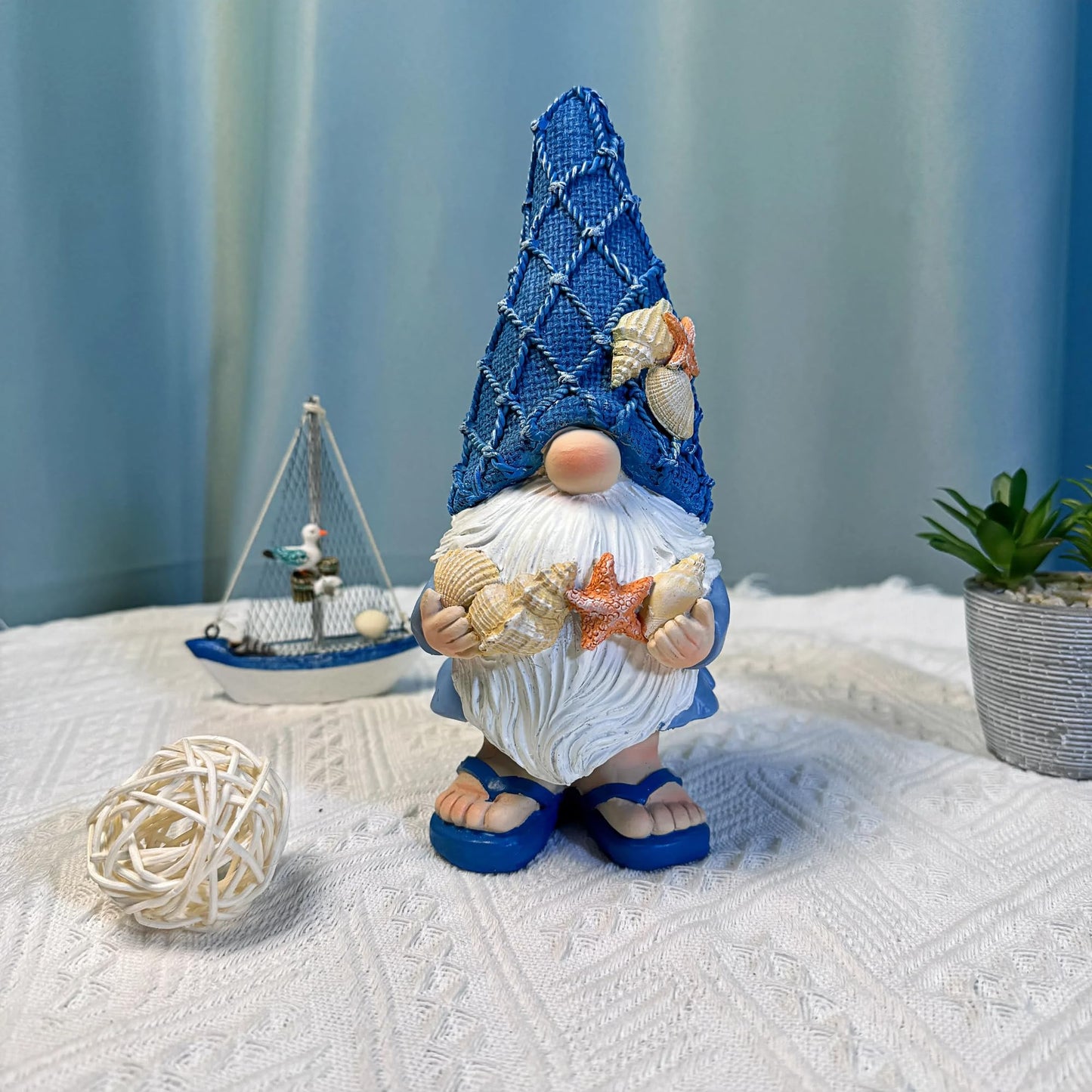 Etlemonde Beach Gnomes Statues,Ocean Gnomes,Nautical Themes Decoration,Beach, Gnome Holding Seashells