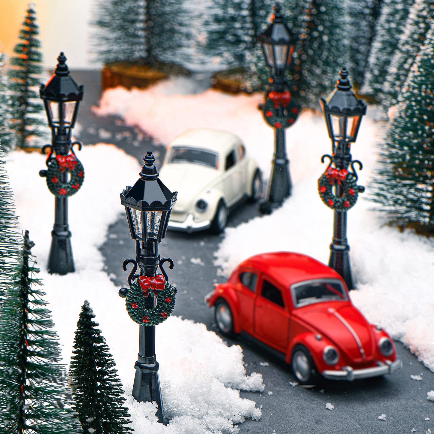 Honoson Christmas Mini Street Light Models Christmas Accessories Miniature Lamp Village Post for Dollhouse Small Street Lamp Garden, Age Over 6 Years(4 Pieces,Classic Style)