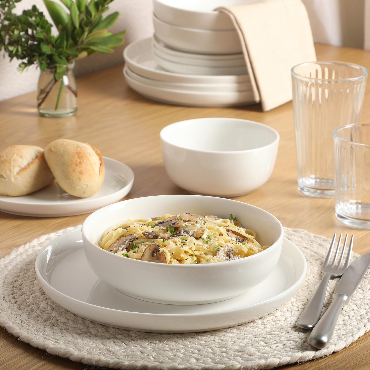 Gibson Home Oslo Porcelain Chip and Scratch Resistant Dinnerware Set, Service for 4 (16pcs), Ceramic Plates and Bowls Dishes Sets, White - Microwave and Dishwasher Safe