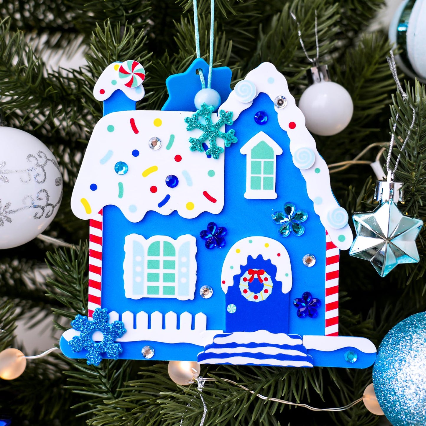 Winlyn 24 Sets Winter Decorations DIY 3D Gingerbread House Ornaments Christmas Crafts Kits Foam House with Snowflake Foam Stickers for Kids Holiday Seasonal Gift Home Classroom Activities Party Favors