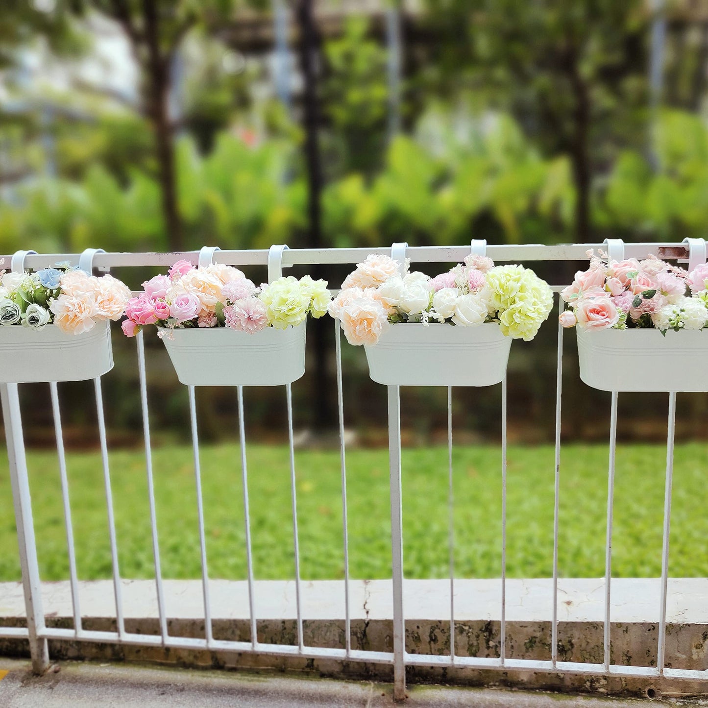Maxona Metal Iron Hanging Flower Pots, 4 Pack, 9.8 Inch Oval White Railing Fence Hanging Bucket Pots Countryside Style Window Flower Plant Holder with Detachable Hooks Home Décor