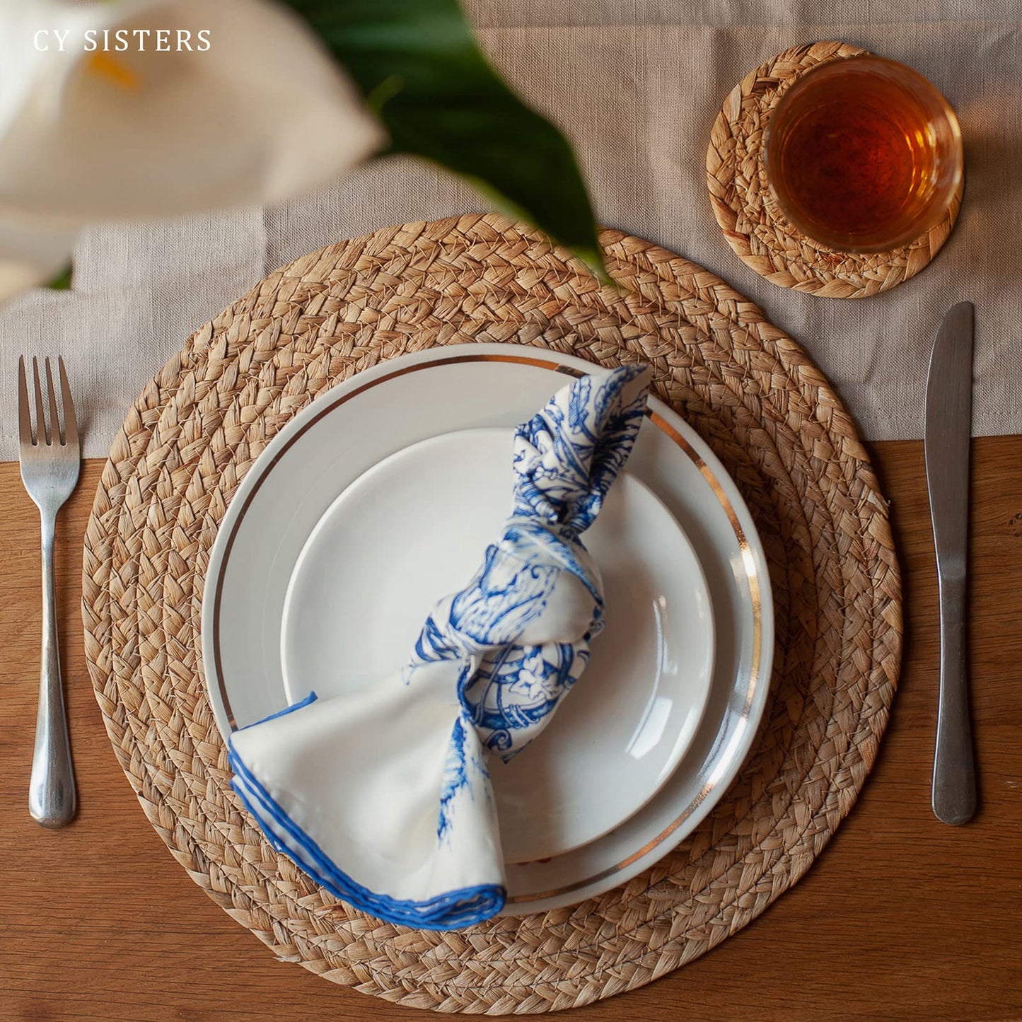 CY SISTERS Woven Placemats Round Placemats Set of 6, 13.5 Inch Wicker Placemat Circle Rattan Placemats Farmhouse Boho Braided Natural Water Hyacinth Place Mats for Indoor & Outdoor Table Decor