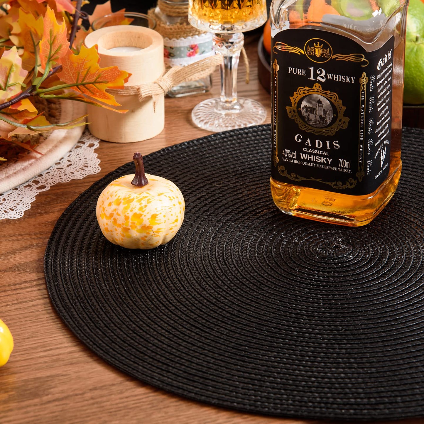 AHHFSMEI Round Braided Placemats 15 Inch Round Table Mats for Dining Tables Natural Woven Heat Resistant Place mats Set of 6 (Black)