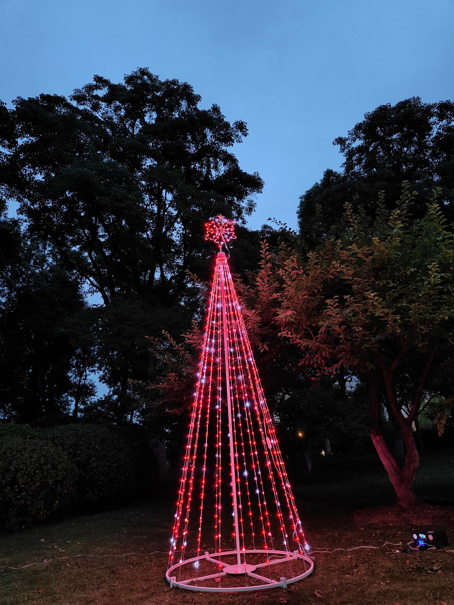 Mengstart Outdoor Lighting Christmas Tree Light for Yard, 12FT Smart Led Cone Outside Xmas Tree Light Show with 648 Lights Color Changing Sync Musical APP Control, Flag Pole Christmas Tree Kit