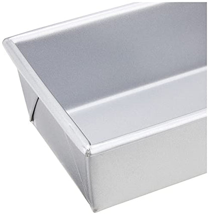 Chicago Metallic Commercial II 1-Pound Loaf Pan, Heavy-Weight Aluminized Steel, Professional Bread Baking Pan with Wire Reinforcement