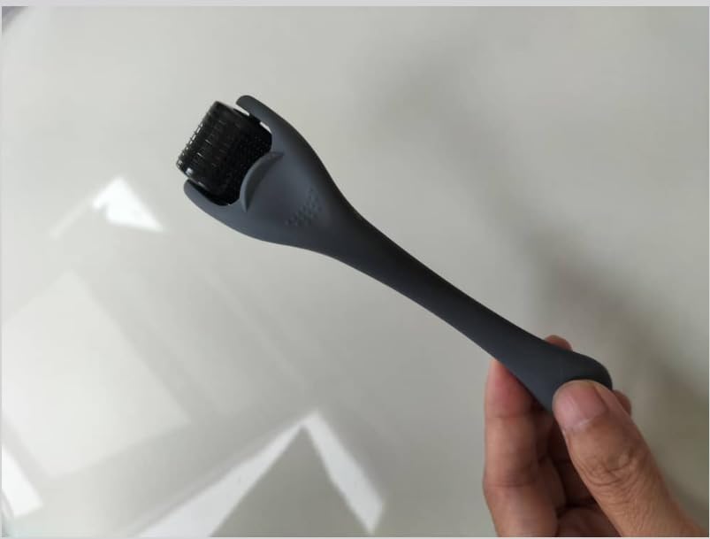 ROSELYNBOUTIQUE Derma Roller for Hair Beard Facial Skin Face 540 Titanium Microneedle - At-Home Beauty Instrument - Holiday Gift for Men Women
