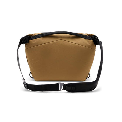 Peak Design Everyday Sling 6L, Coyote, Padded Adjustable Shoulder Strap for Crossbody or Waist Carry, FlexFold Dividers, Ideal for Carrying Cameras or Everyday Essentials, Sling Bag for Men and Women