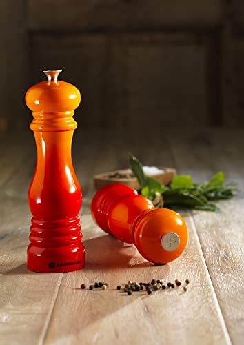 Le Creuset Classic Adjustable Salt Mill Grinder, Chip-resistant ABS Plastic, Anti-Corrosion, 40g, Volcanic, 96002000090000, Cerise