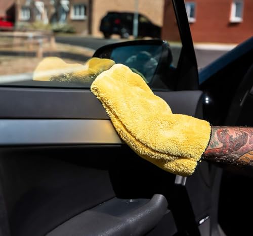 Meguiar's Quik Interior Detailer Cleaner 473ml for a Matt Finish. Cleans all Interior Car Surfaces - G13616EU