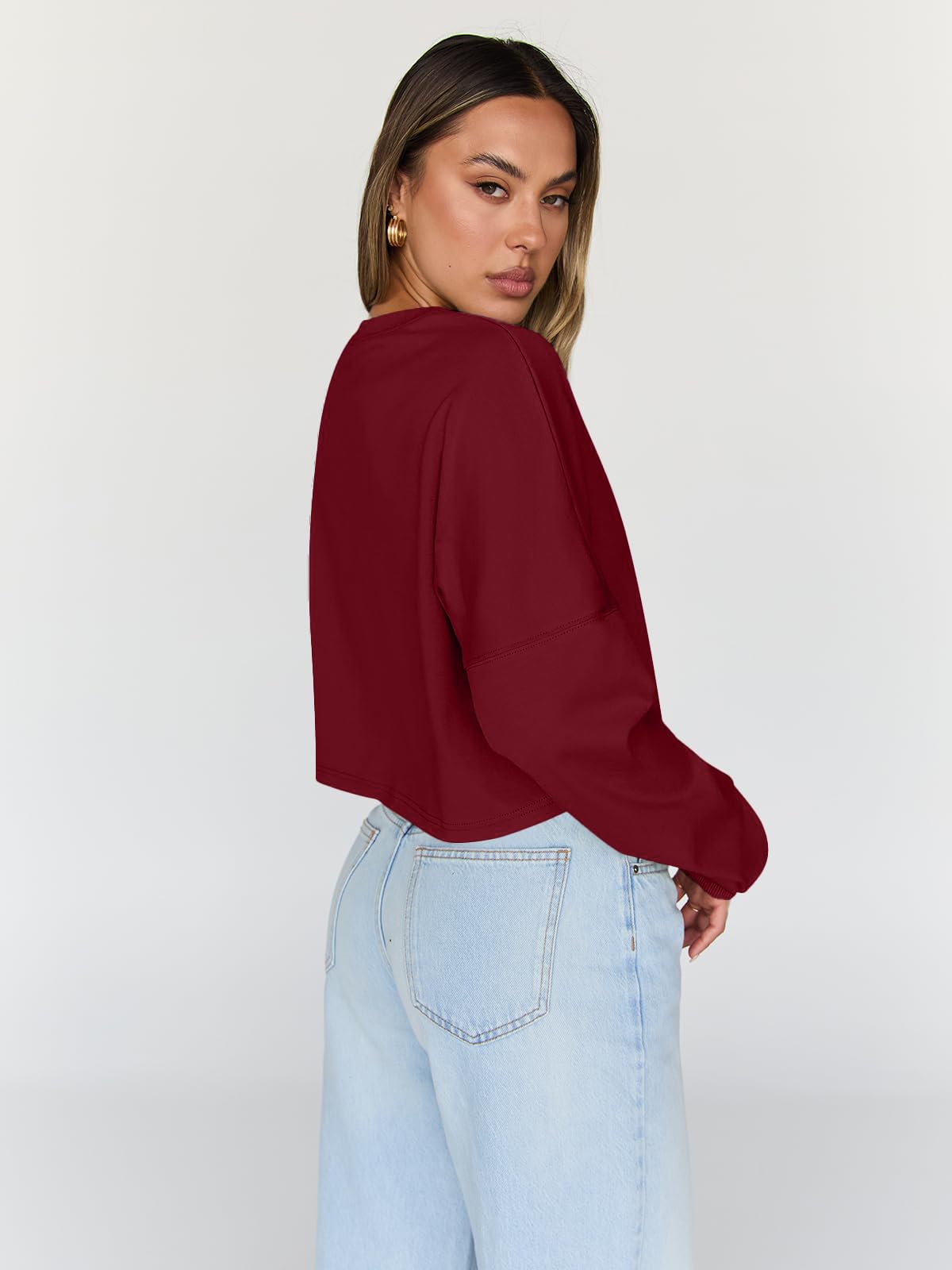 Trendy Queen Cropped Sweatshirts for Women Oversized Crewneck Sweaters Long Sleeve Tops Fall Winter Clothes 2025