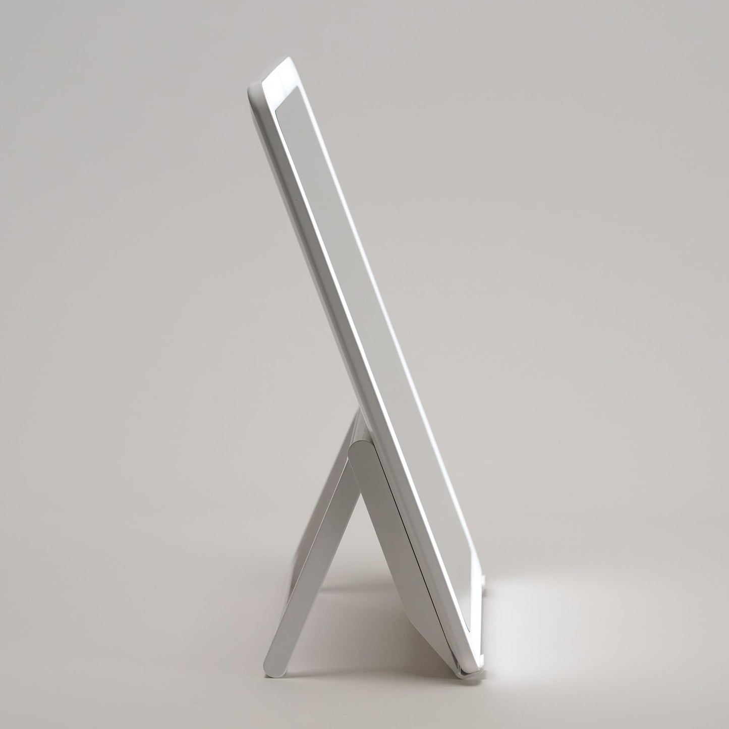 Ilios Lighting Rechargeable LED Portable Vanity Mirror — Simulates Daylight by 98%, 3 Color Modes, 5 Dimming Levels, Up to 125-Min Battery, USB-C, Touch Control, Adjustable Stand, Travel Makeup Mirror