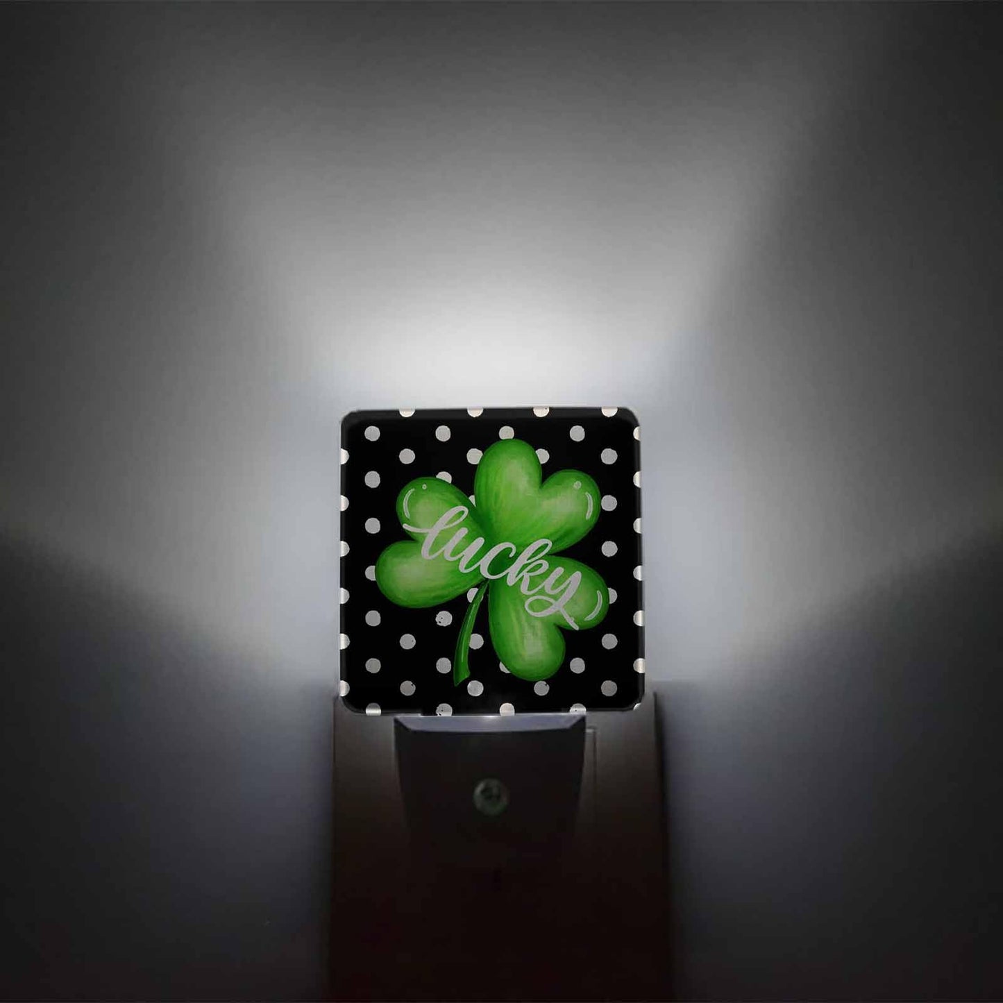 St.Patrick's Day Shamrock Plug-in LED Night Lights, Black Gold Coins Spring Auto Dusk-to-Dawn Sensor for Bedroom, Bathroom, Kitchen, Nursery, Hallway, Stairs, Wall Home Decor, Lucky Clover Leaves