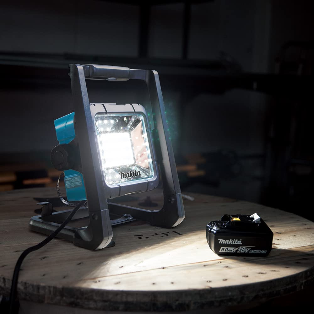 Makita DML805/2 Cordless/ 240V Worklight - Battery And Charger Not Included