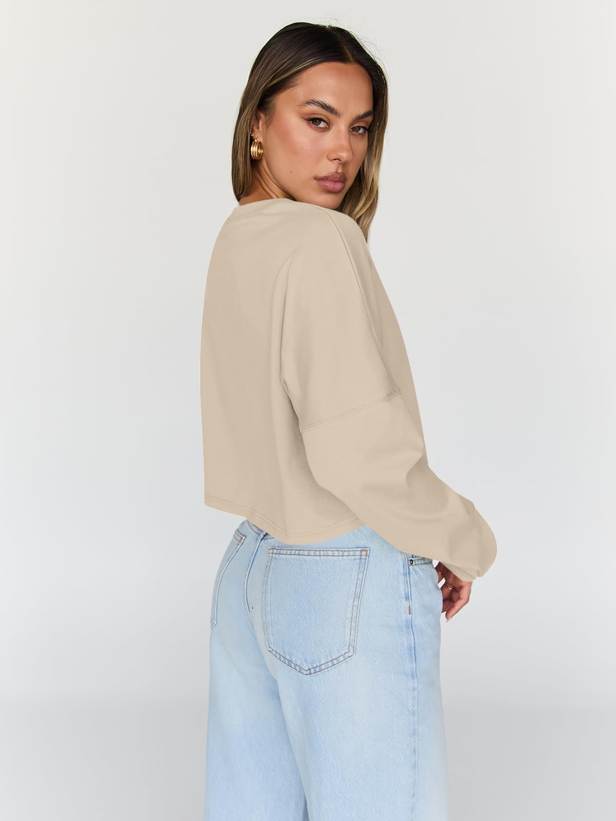 Trendy Queen Cropped Sweatshirts for Women Oversized Crewneck Sweaters Long Sleeve Tops Fall Winter Clothes 2025