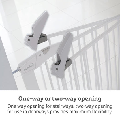 Munchkin Stair Gate Maxi Secure Toddler & Baby Gate 76-82cm extends up to 117cm with separately sold extensions | Pressure Fit Baby Safety & Dog Gate for Doorways | No-Screw Install Child Gate, White