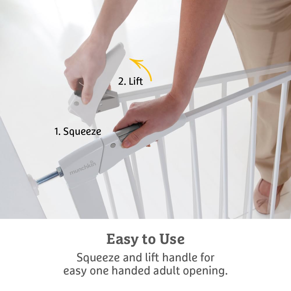 Munchkin Stair Gate Maxi Secure Toddler & Baby Gate 76-82cm extends up to 117cm with separately sold extensions | Pressure Fit Baby Safety & Dog Gate for Doorways | No-Screw Install Child Gate, White