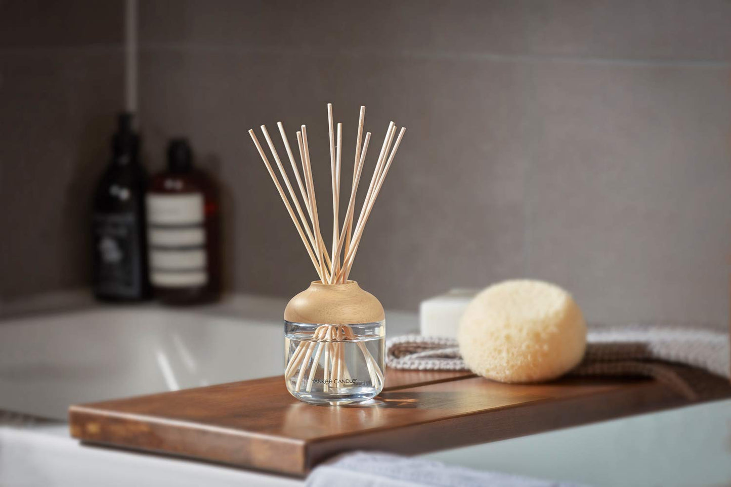 Yankee Candle Reed Diffuser, Pink Sands, 120 ml, Up to 10 Weeks of Fragrance